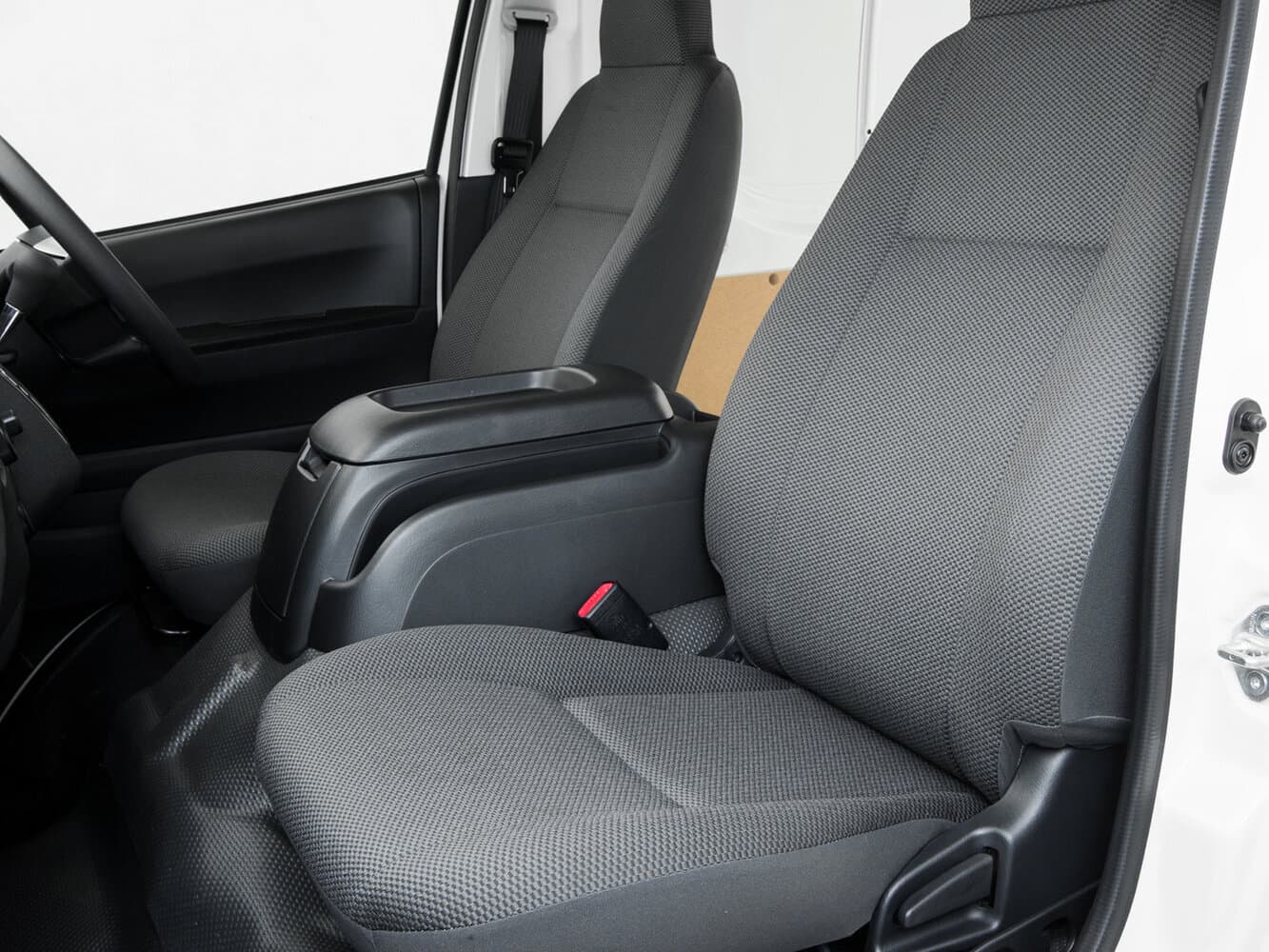 Toyota HiAce H200 Рестайлинг Фургон, фото 5