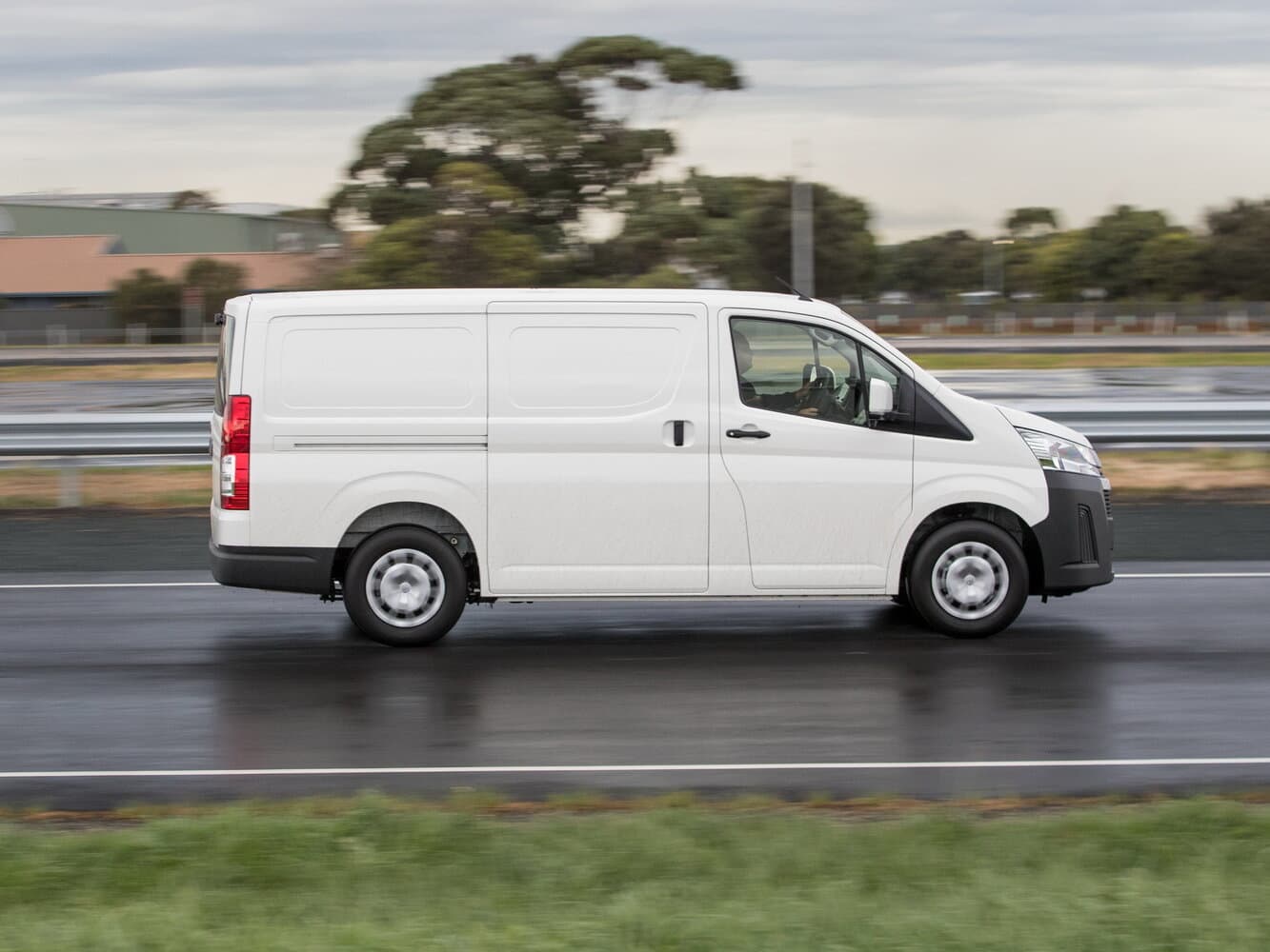 Toyota HiAce H300 Фургон, фото 2
