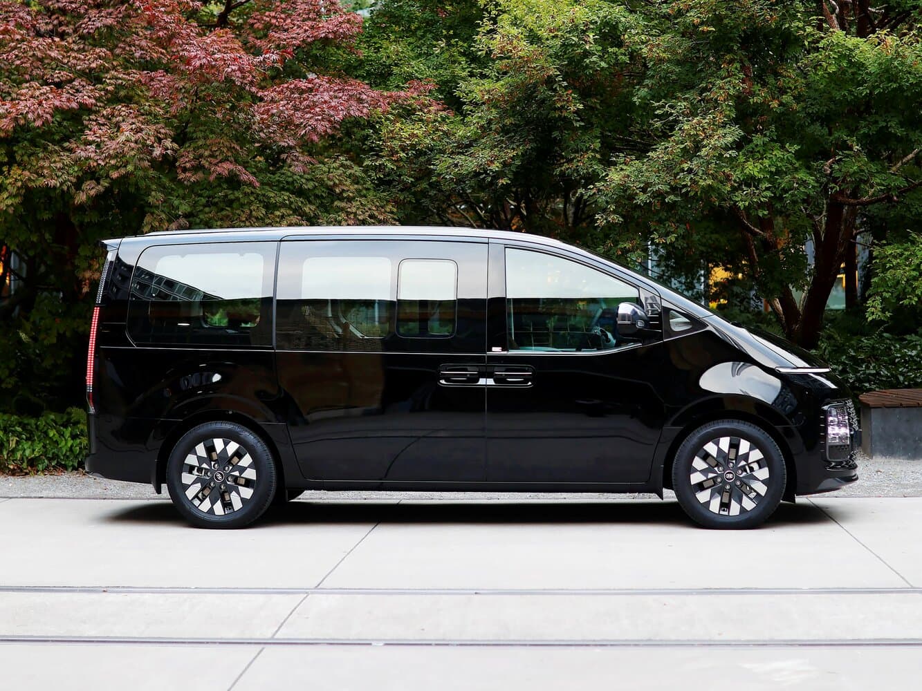 Hyundai Staria  Минивэн, фото 2