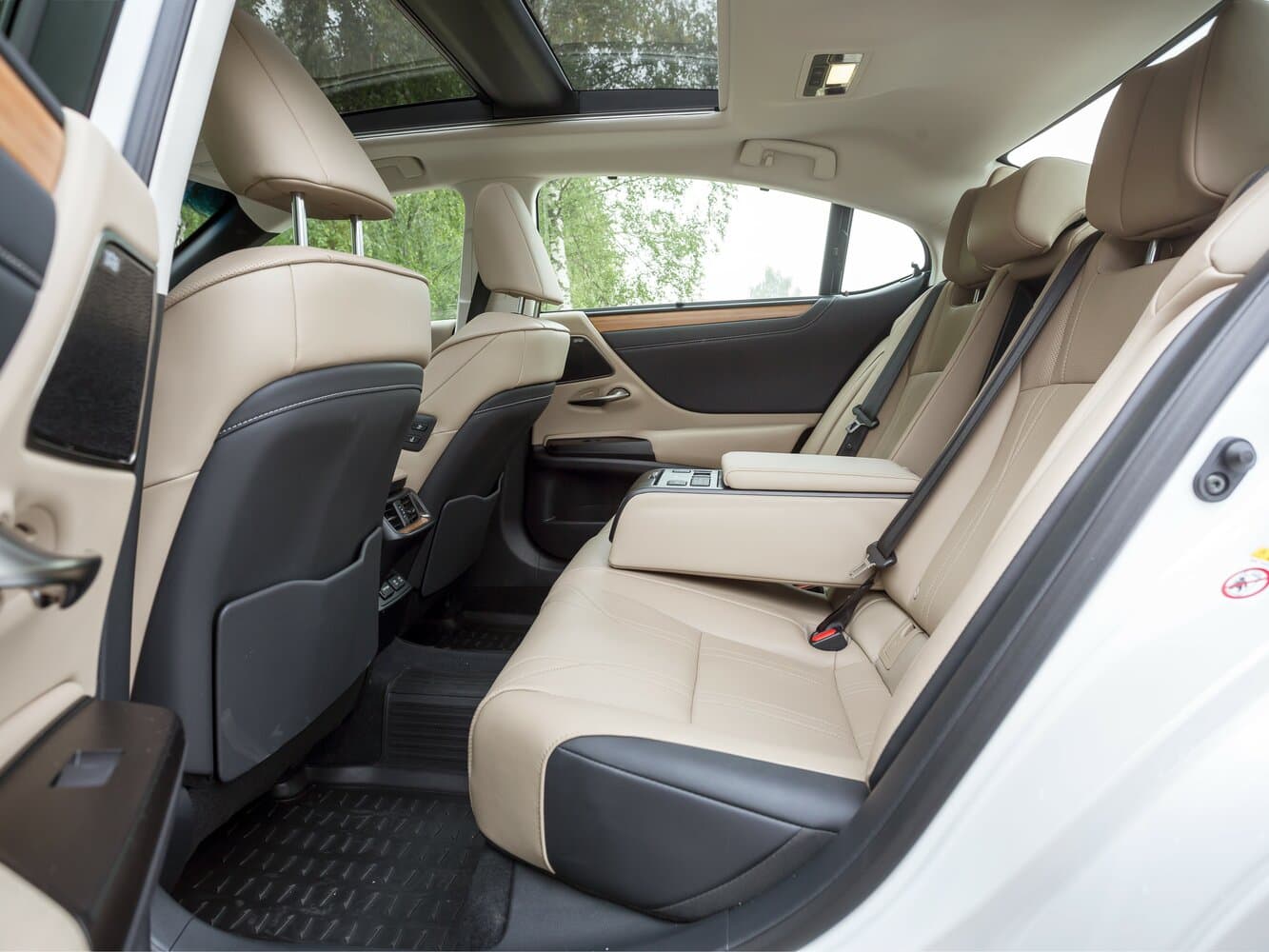 Lexus ES VII Рестайлинг Седан, фото 30