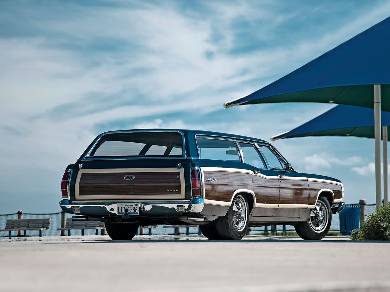 Ford LTD Country Squire