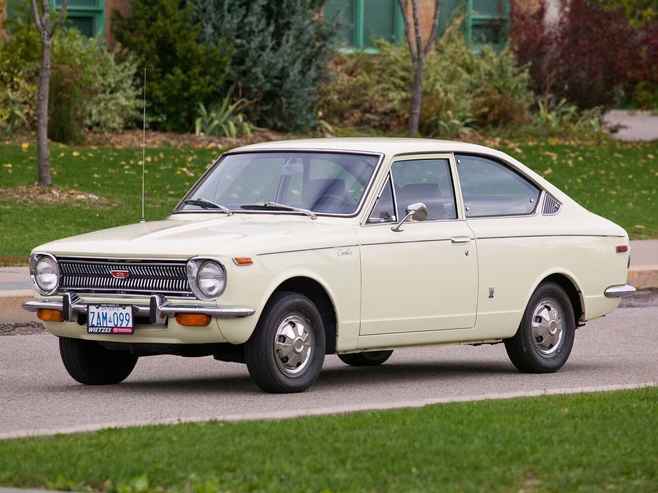 Toyota Corolla i (E10) Купе