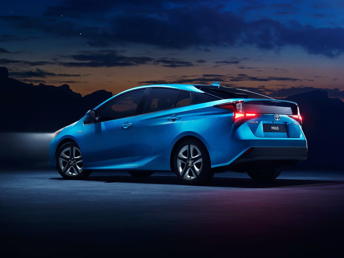 Toyota Prius IV Рестайлинг (XW50) Лифтбек, фото 5