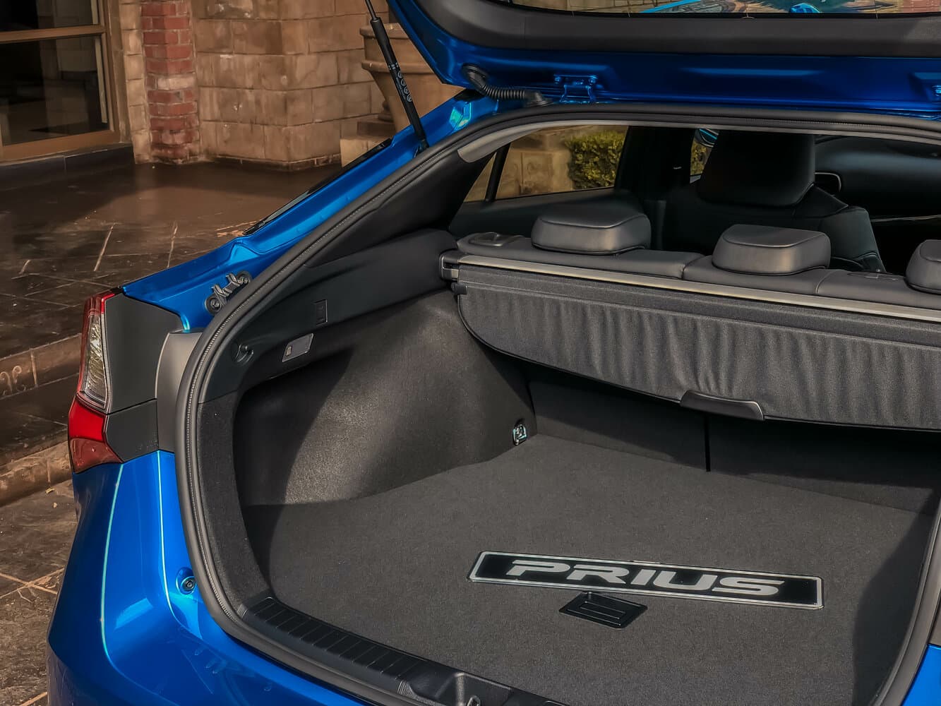 Toyota Prius IV Рестайлинг (XW50) Лифтбек, фото 12