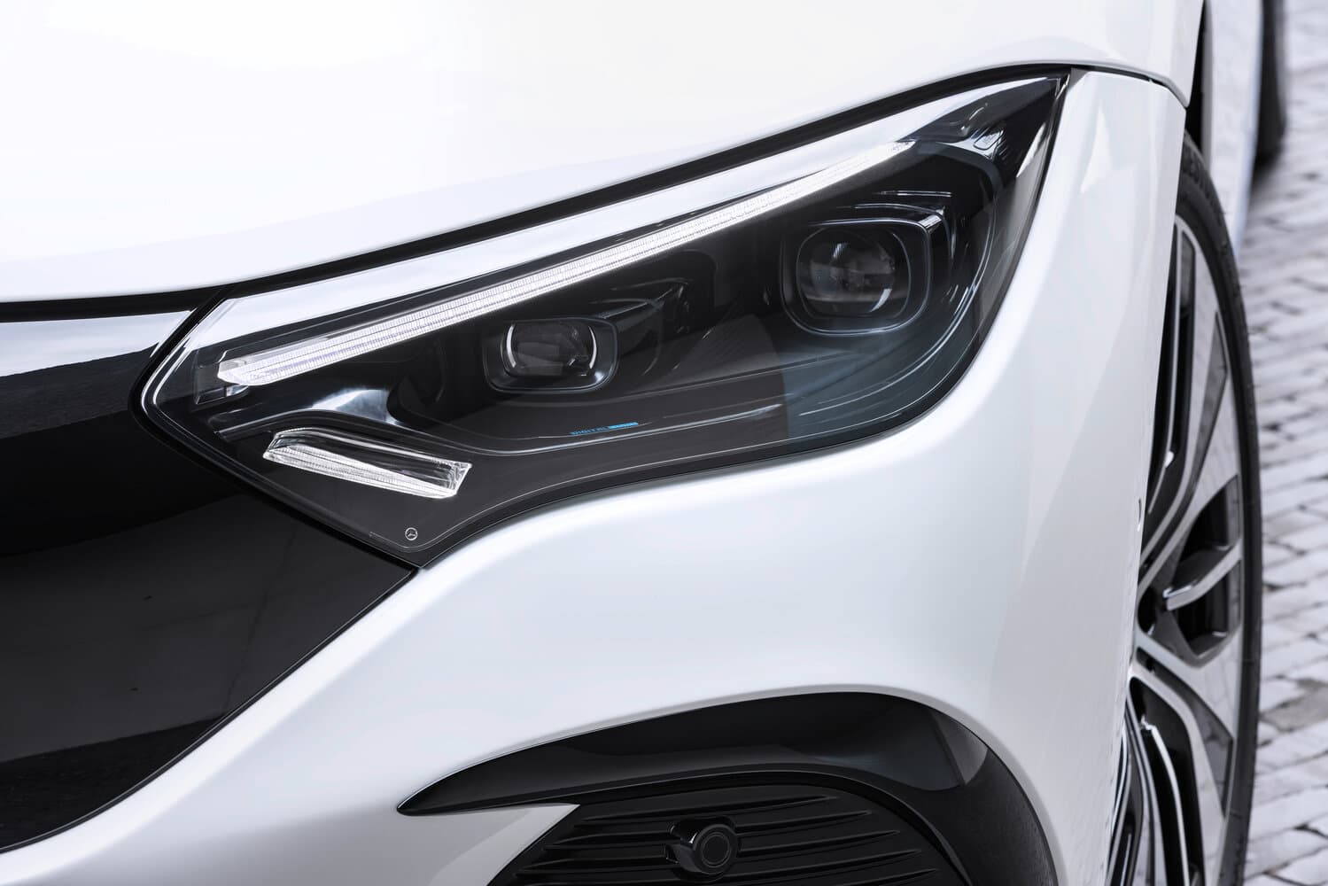 Mercedes-Benz EQE Седан, фото 15