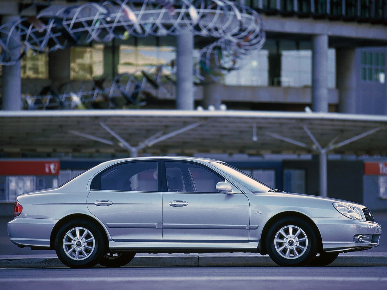 Hyundai Sonata IV (EF) Рестайлинг Седан, фото 2