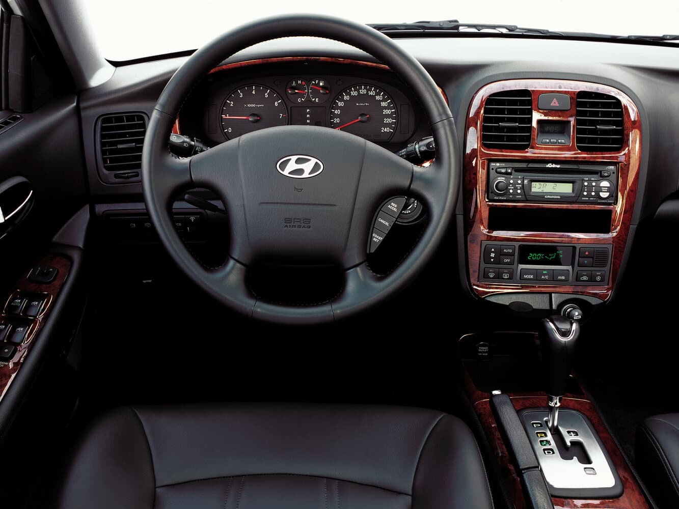 Hyundai Sonata IV (EF) Рестайлинг Седан, фото 5