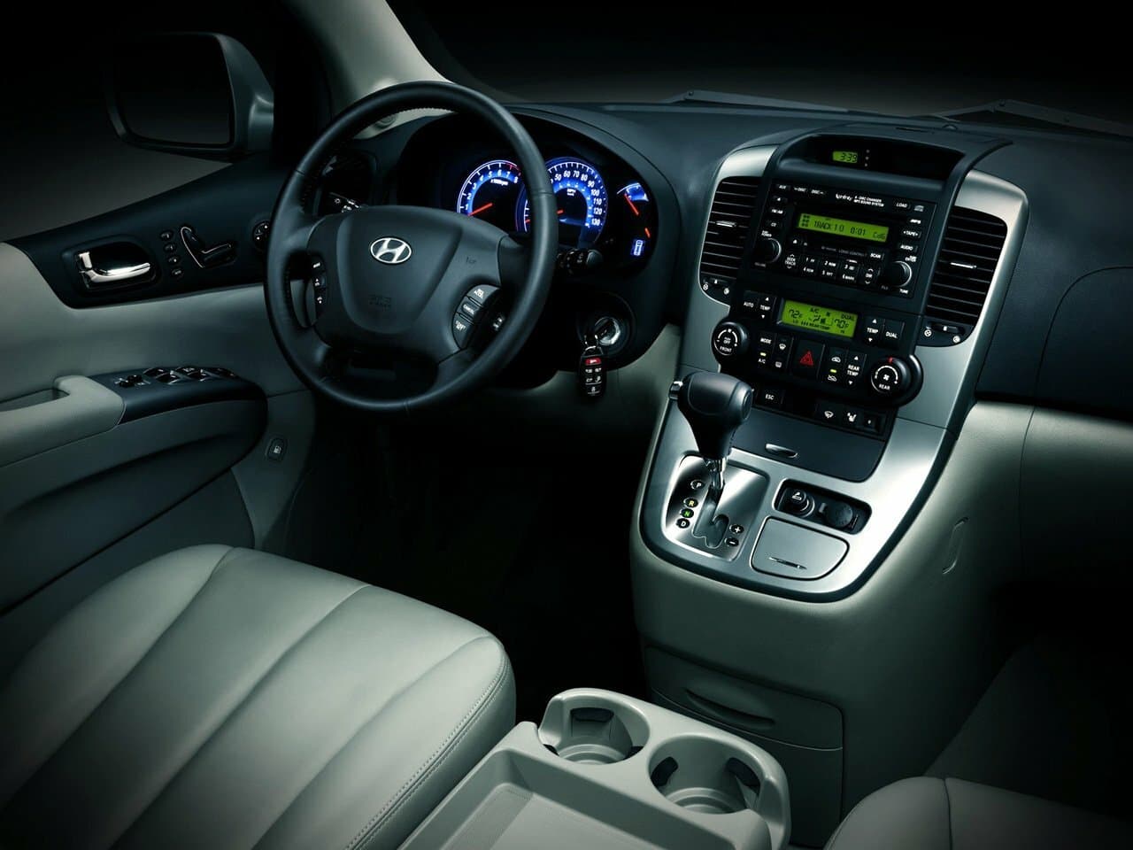 Hyundai Entourage  Минивэн, фото 6