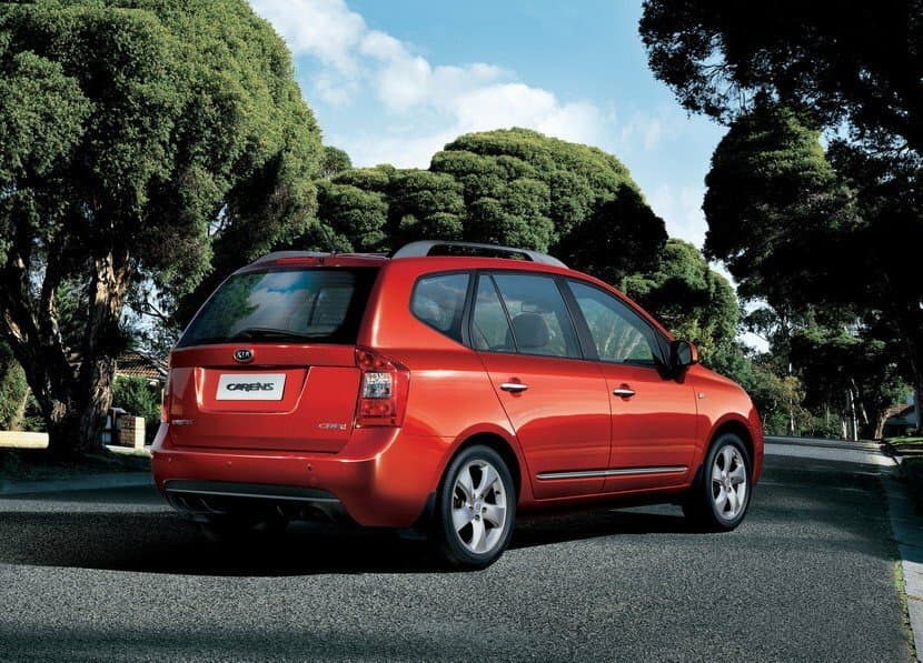 Kia Carens II (UN) Компактвэн, фото 4