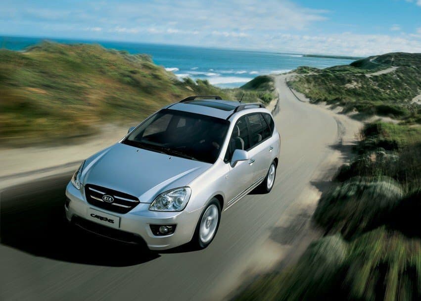 Kia Carens II (UN) Компактвэн, фото 2