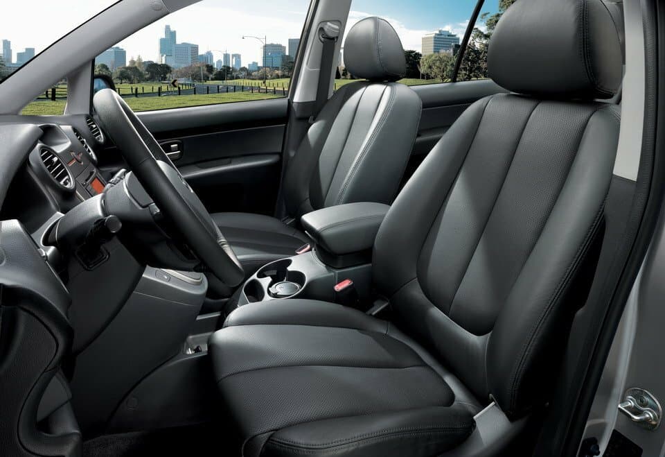 Kia Carens II (UN) Компактвэн, фото 6