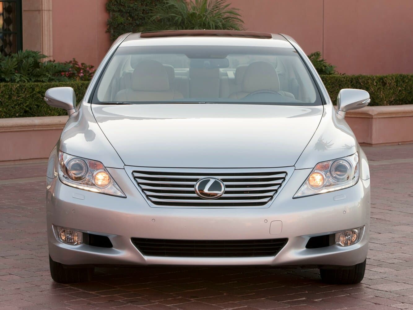 Lexus LS IV Рестайлинг Седан Long, фото 3
