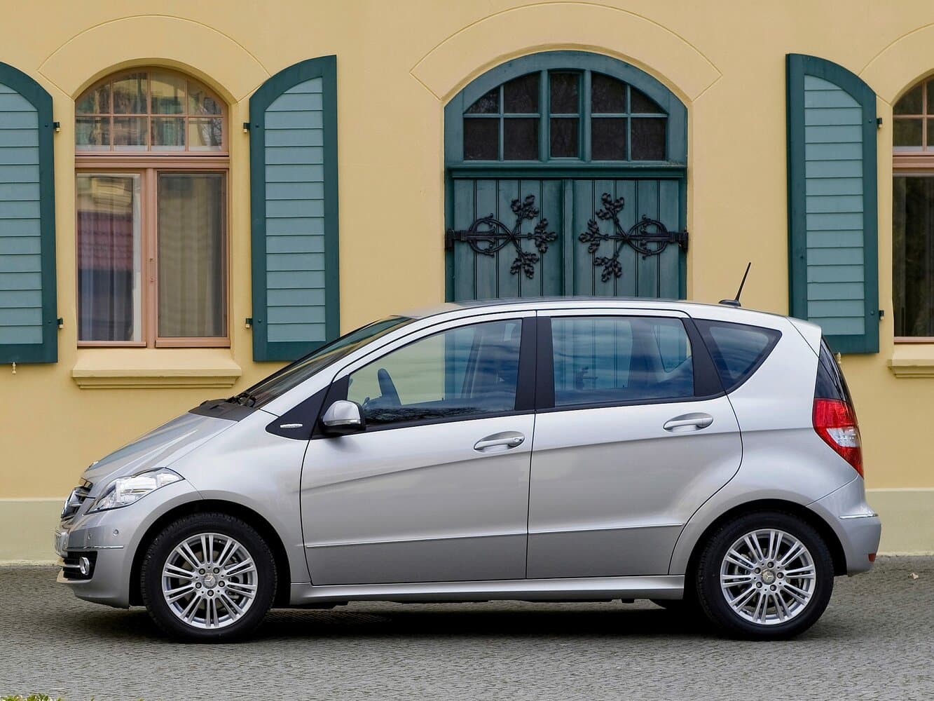 Mercedes-Benz A-Class II (W169) Рестайлинг Хэтчбек 5 дв., фото 2