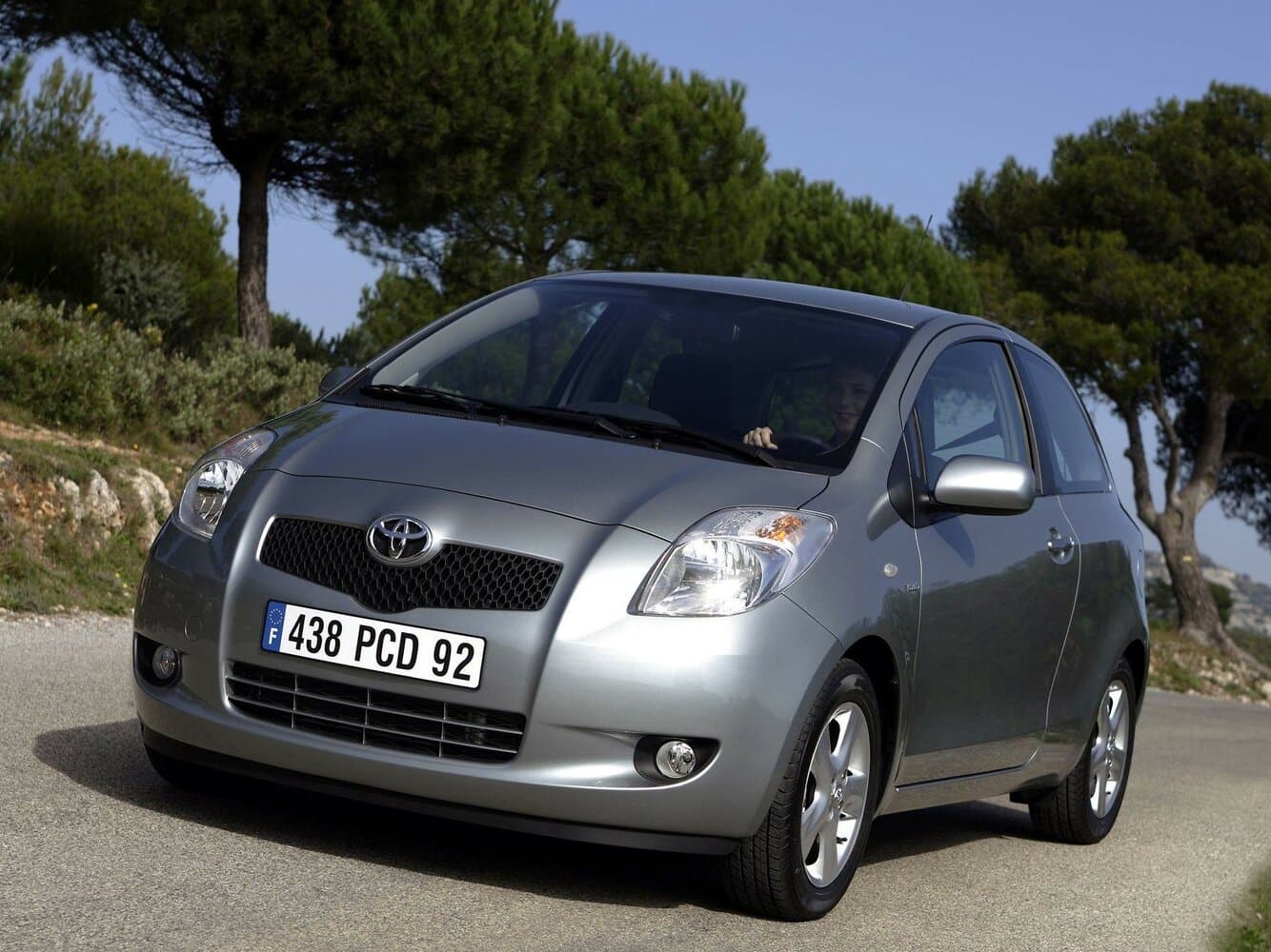 Toyota Yaris II Хэтчбек 3 дв., фото 3