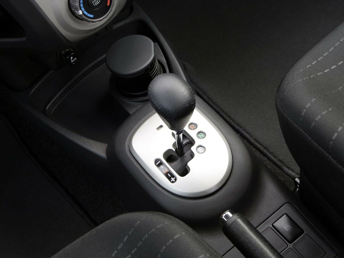 Toyota Yaris II Хэтчбек 3 дв., фото 9