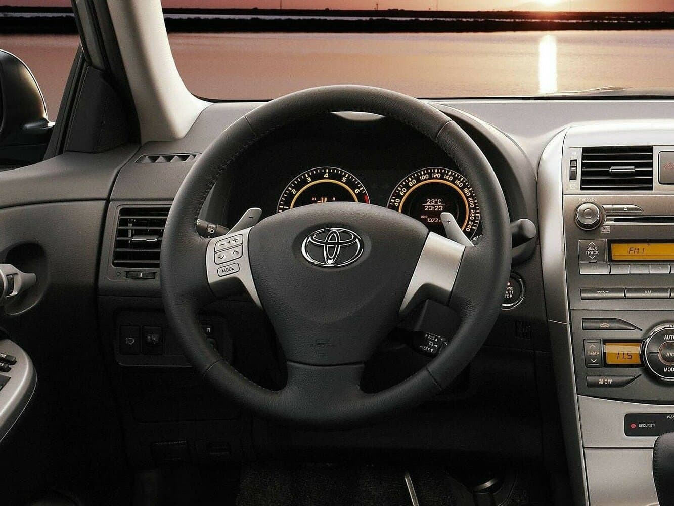Toyota Corolla X (E140, E150) Седан, фото 9