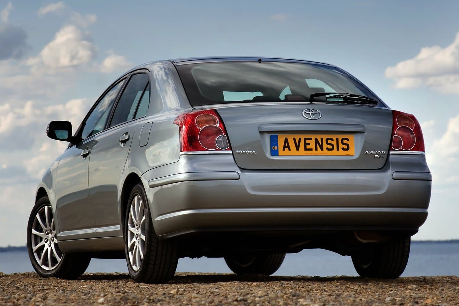 Toyota Avensis II Рестайлинг Лифтбек, фото 3