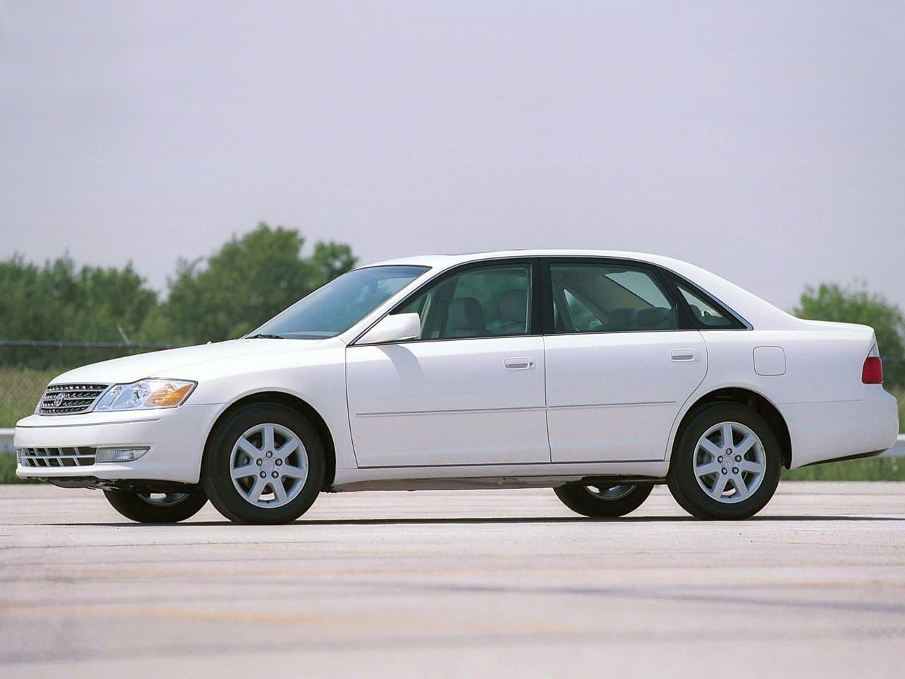 Toyota Avalon II Рестайлинг Седан, фото 2