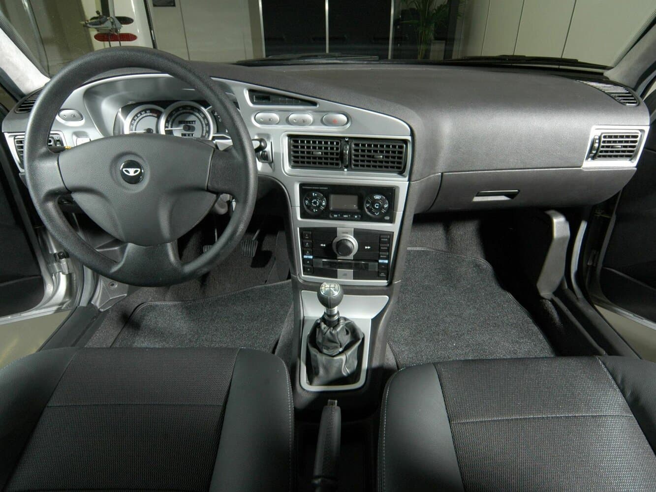 Daewoo Nexia I Рестайлинг Седан, фото 6