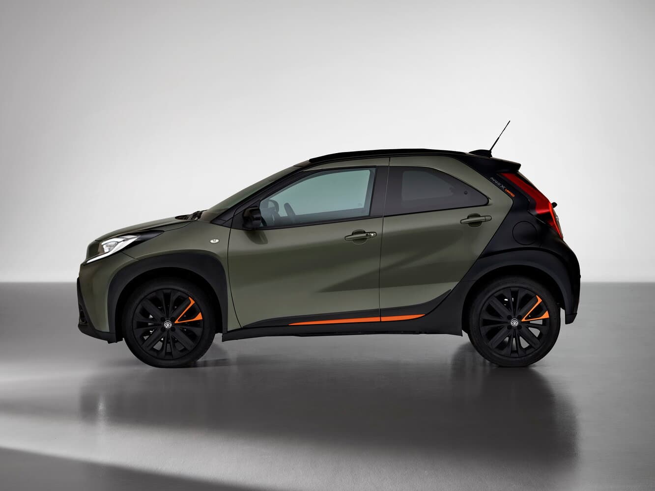 Toyota Aygo X  Хэтчбек 5 дв., фото 2