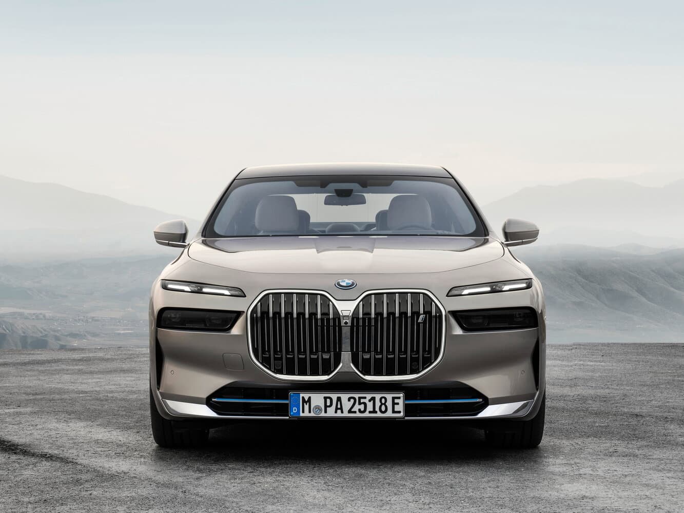 BMW i7  Седан, фото 3