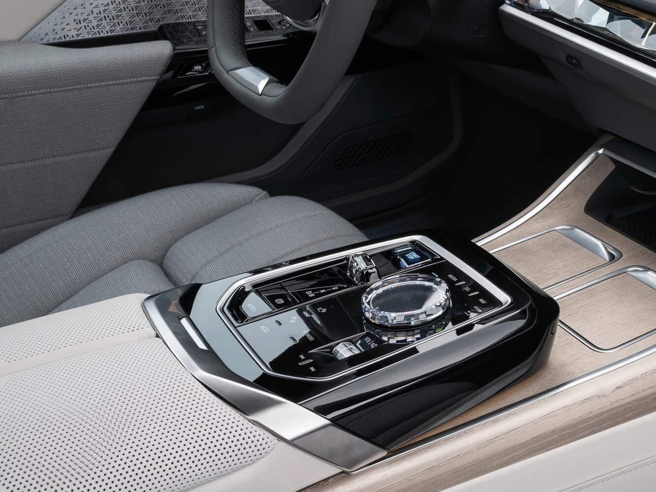 BMW i7  Седан, фото 10
