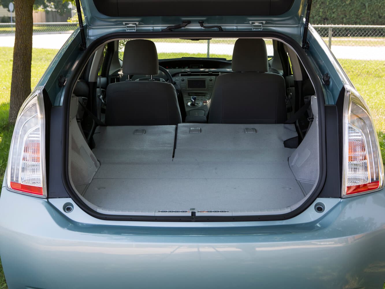 Toyota Prius III Рестайлинг (XW30) Лифтбек PHV, фото 8