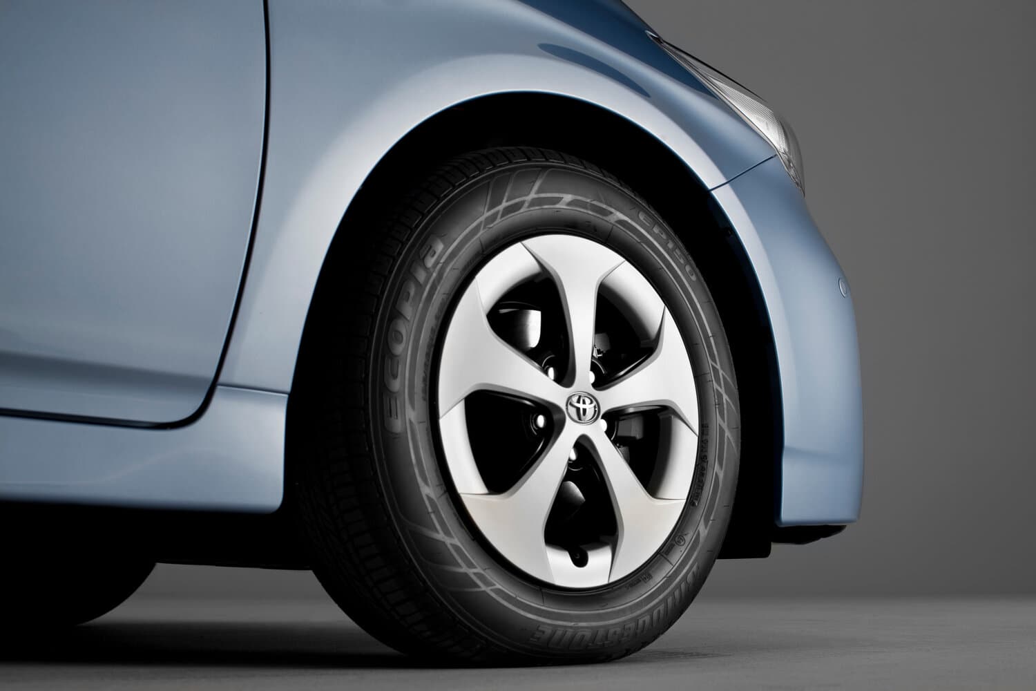 Toyota Prius III Рестайлинг (XW30) Лифтбек PHV, фото 11