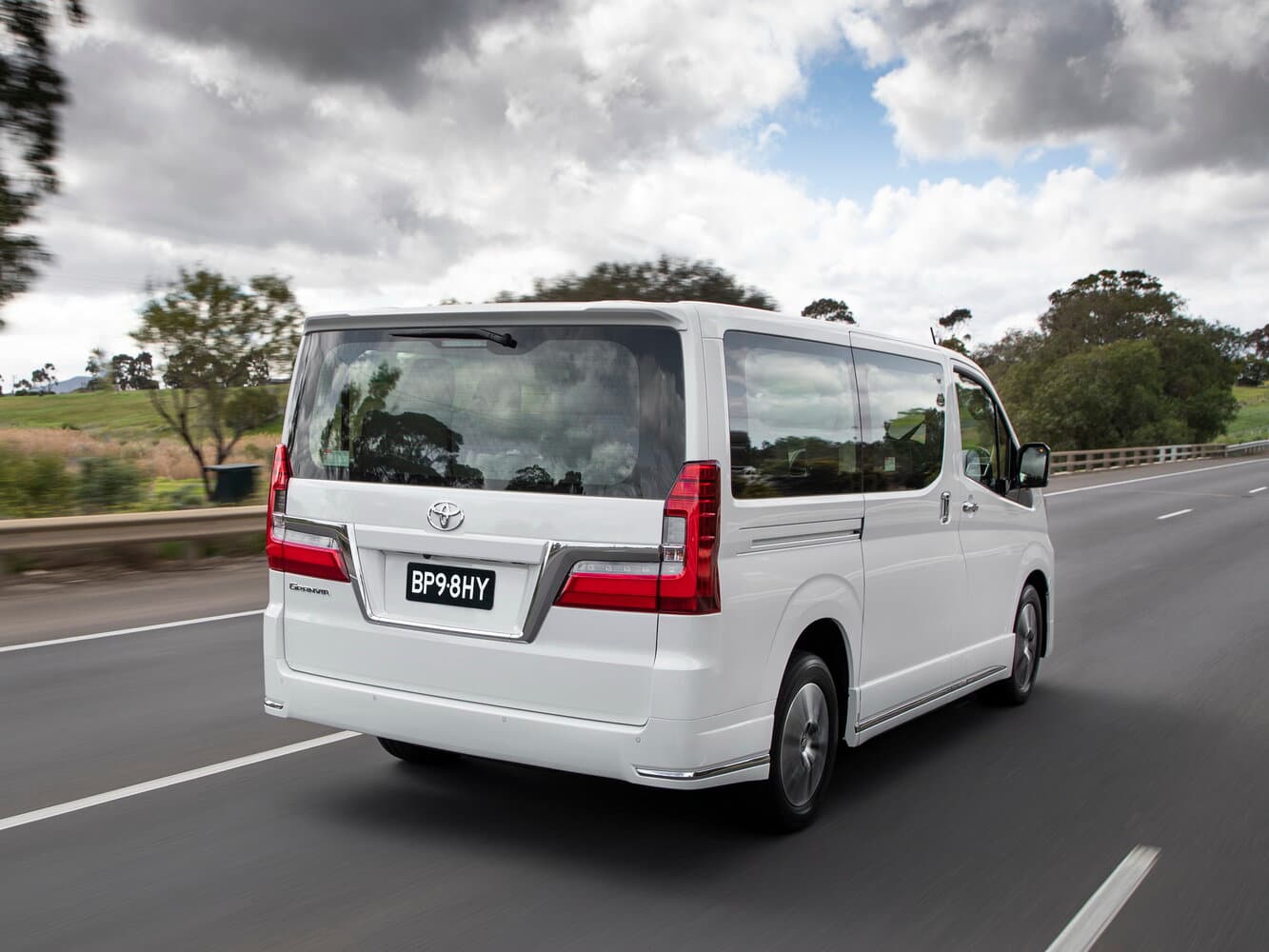 Toyota Granvia II Минивэн, фото 3