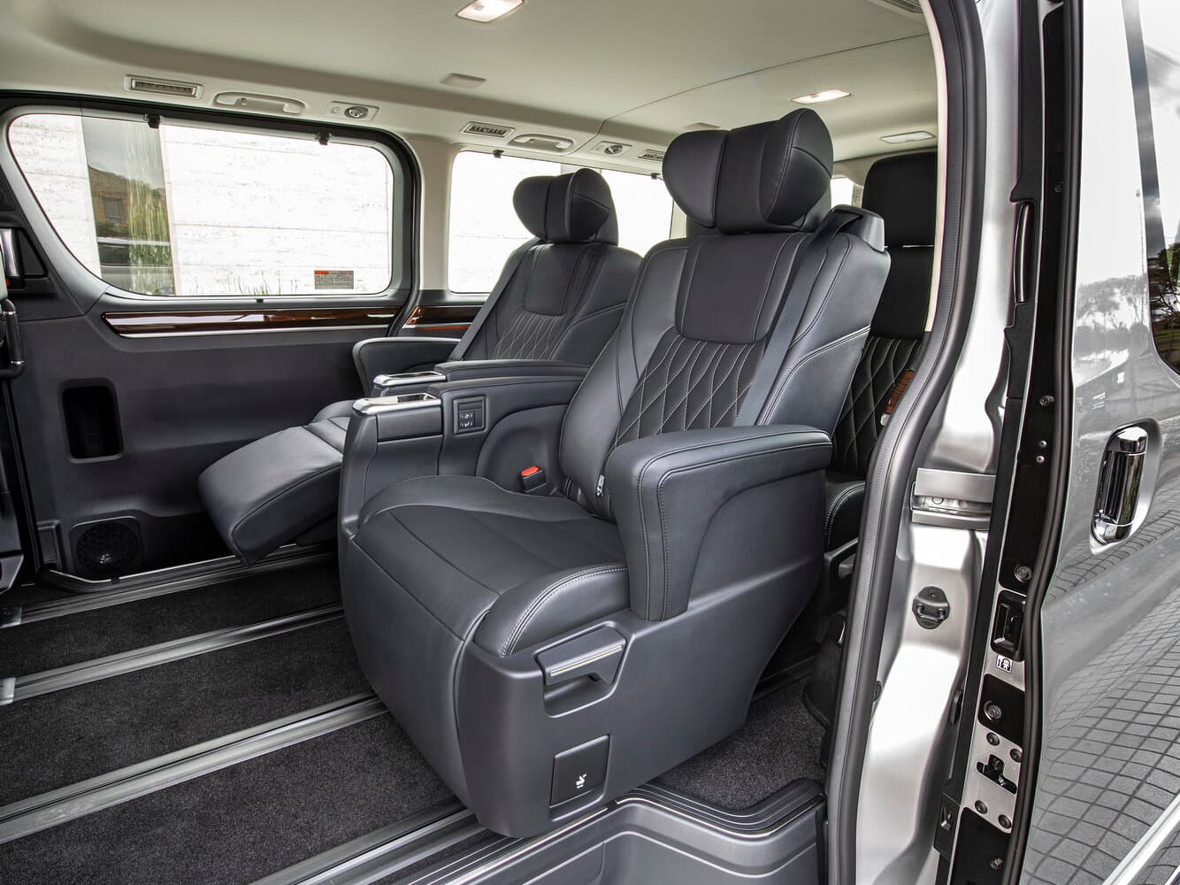 Toyota Granvia II Минивэн, фото 6