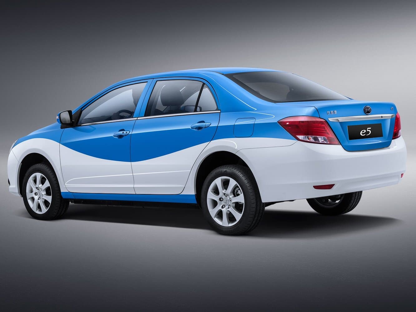 BYD E5  Седан, фото 5