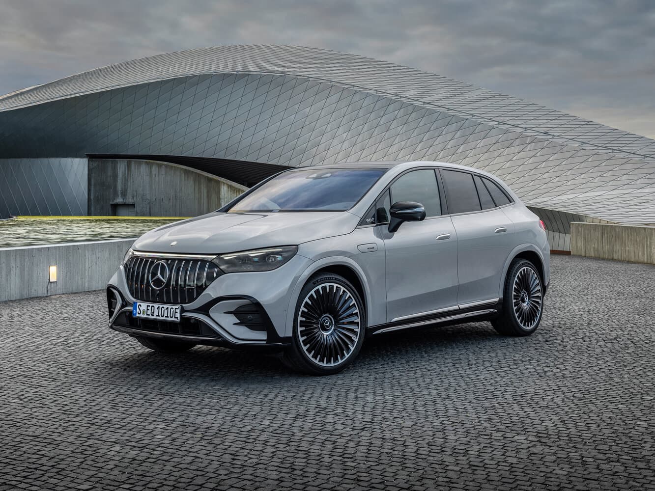 Mercedes-Benz EQE SUV AMG