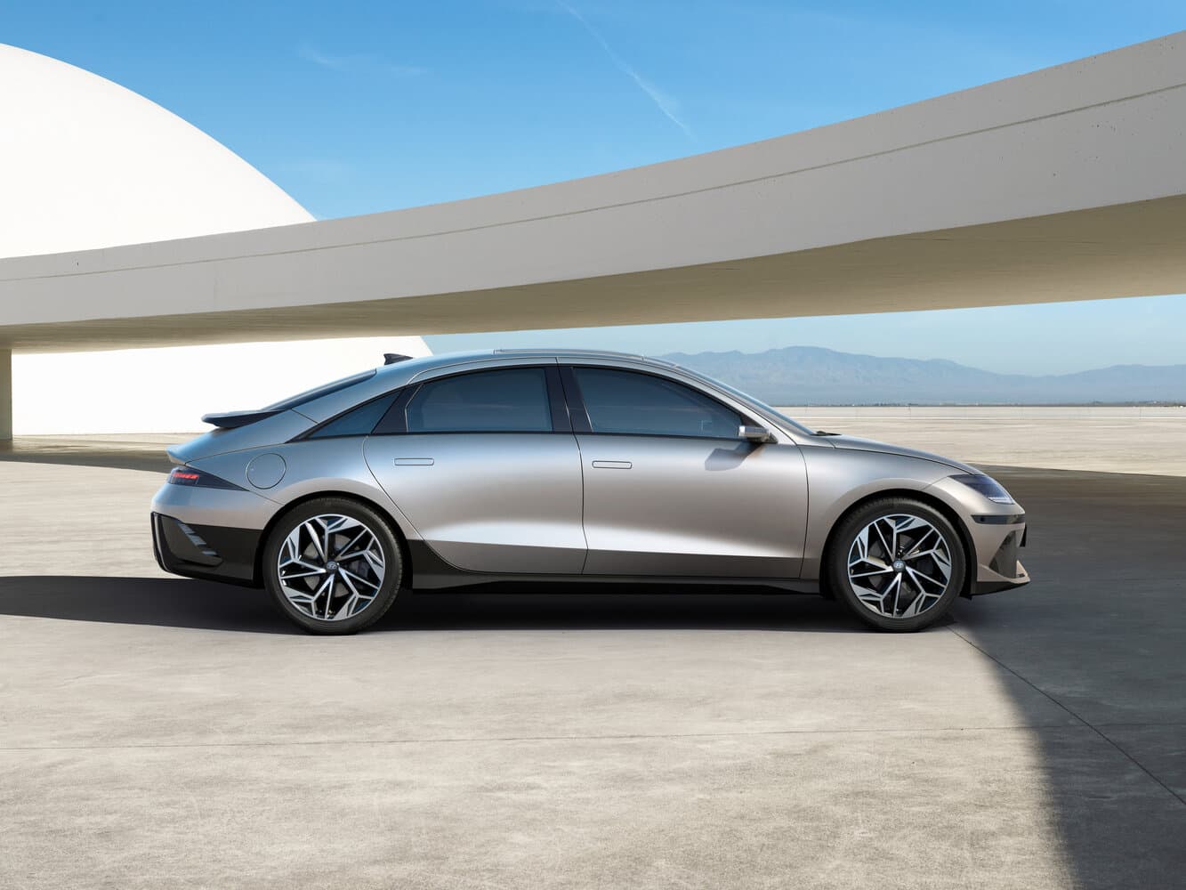 Hyundai IONIQ 6  Фастбек, фото 2