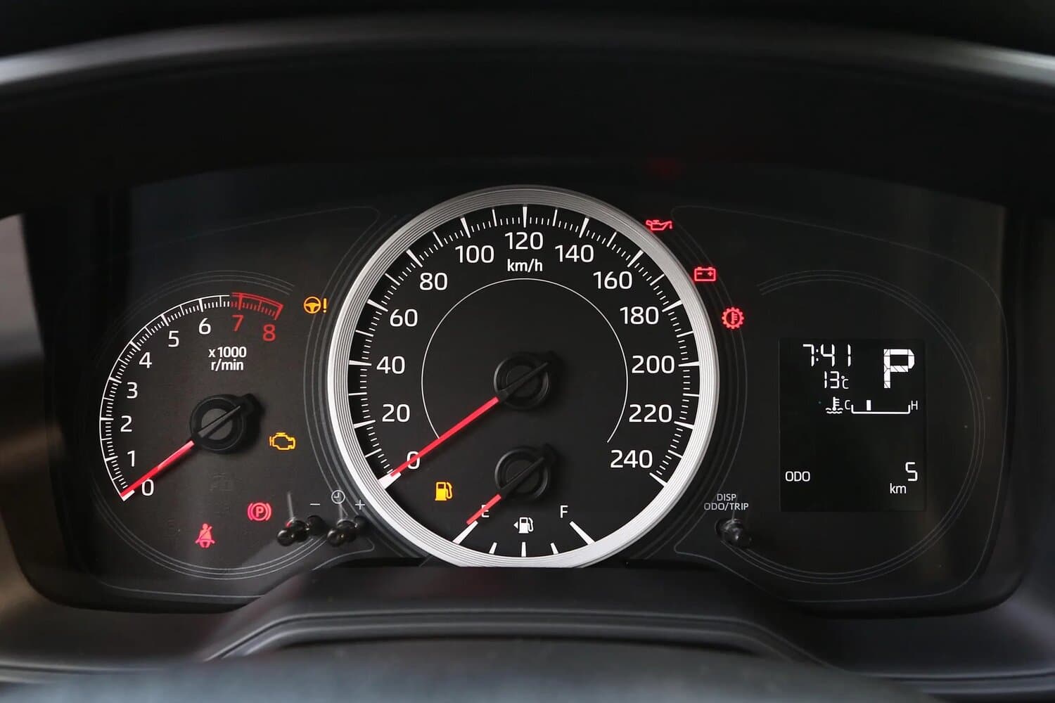 Toyota Levin XII (E210) Седан, фото 8