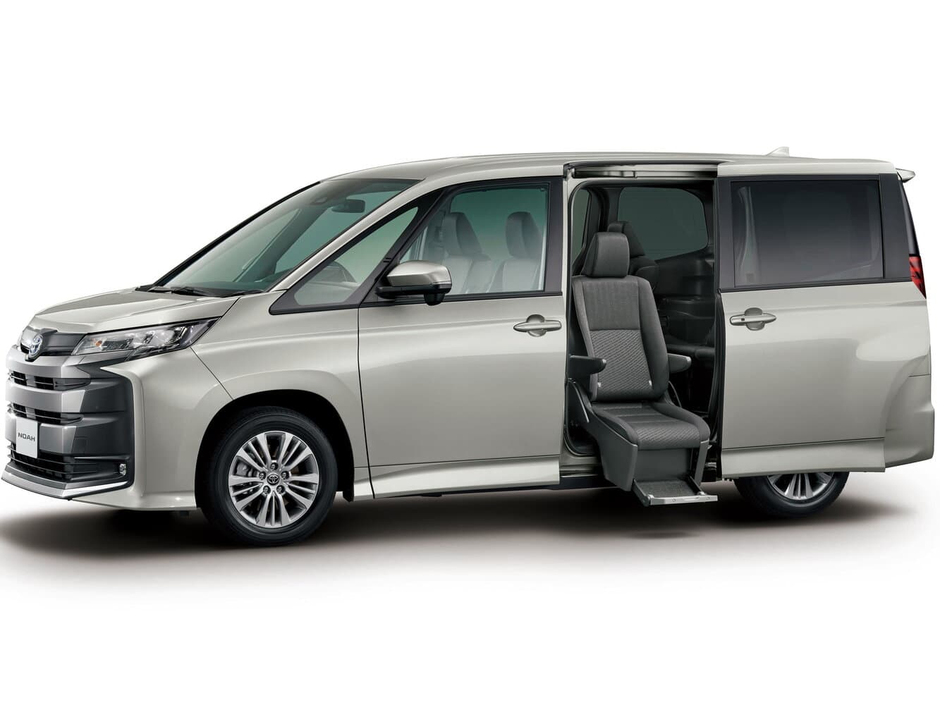 Toyota Noah IV (R90) Минивэн, фото 2