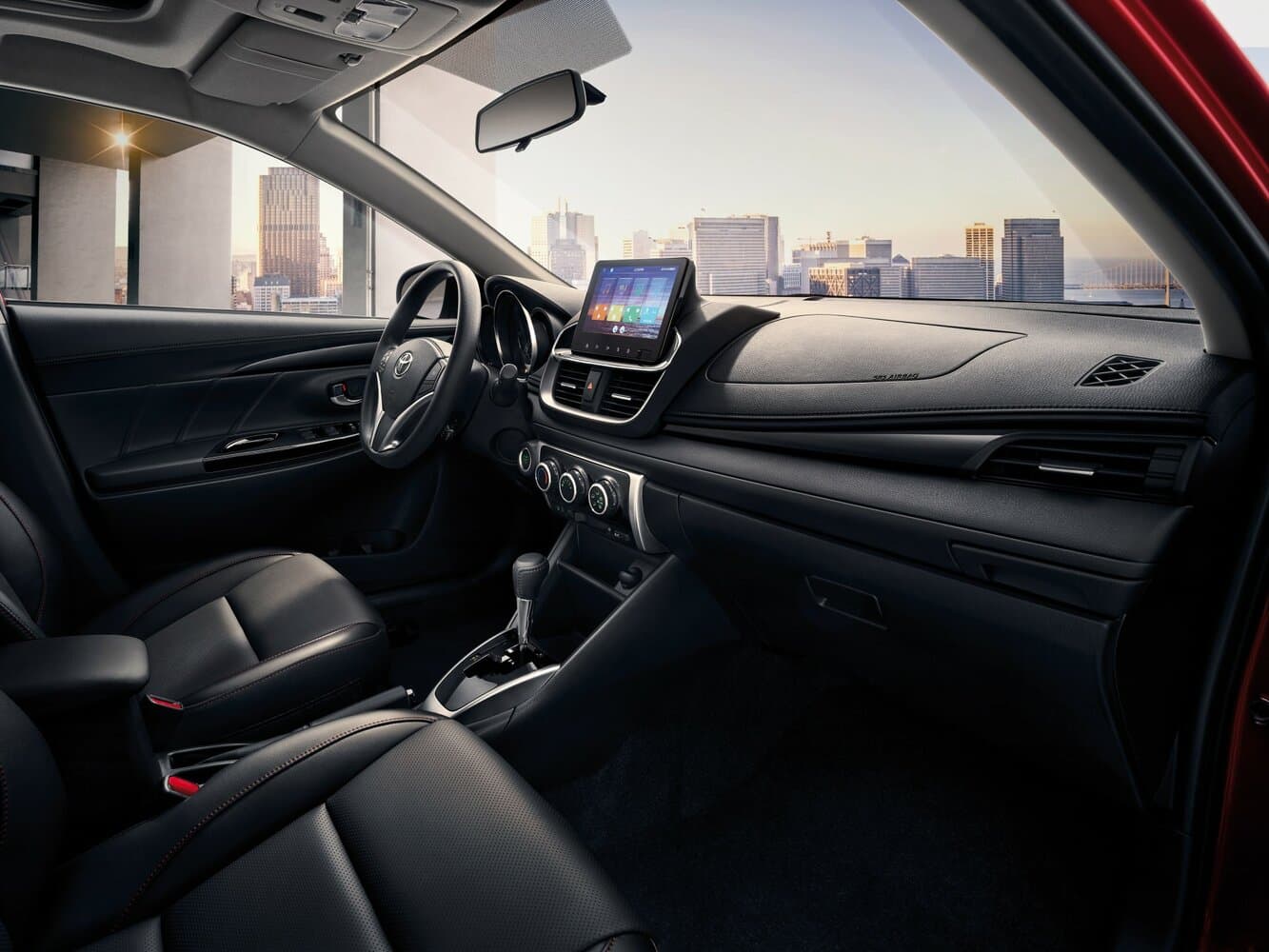 Toyota Yaris XP150 Рестайлинг Хэтчбек 5 дв. L X, фото 4