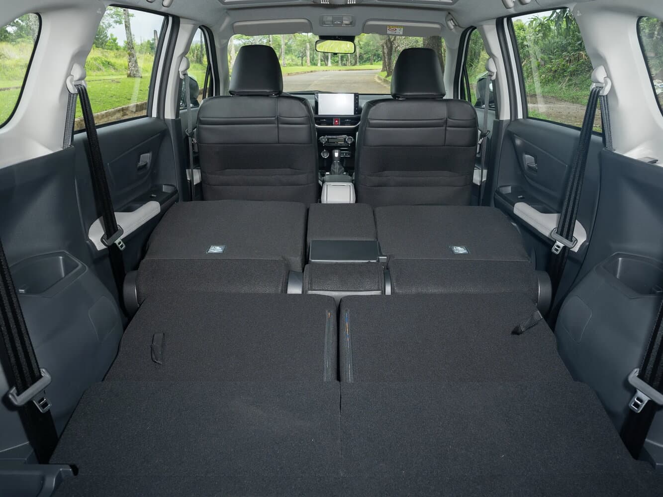Toyota Veloz  Минивэн, фото 8