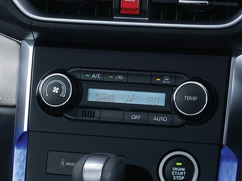 Toyota Veloz  Минивэн, фото 10