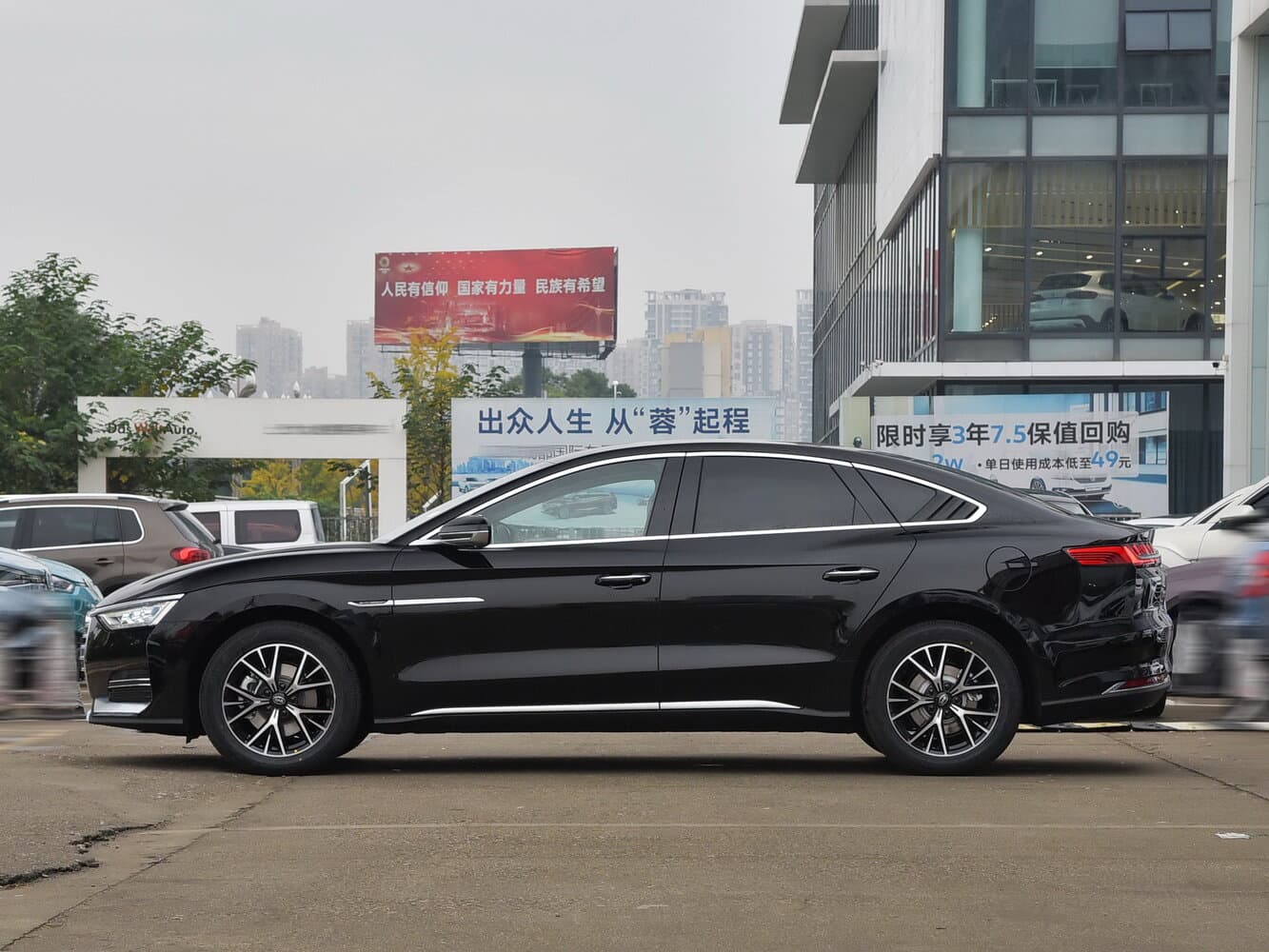 BYD E9  Седан, фото 2