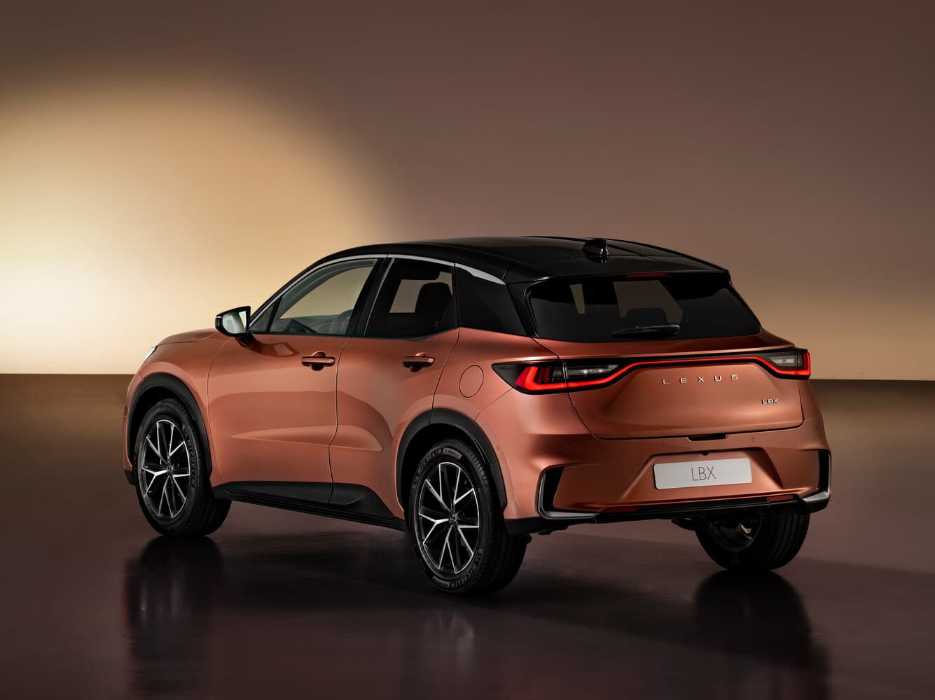 Lexus LBX  Внедорожник 5 дв., фото 5