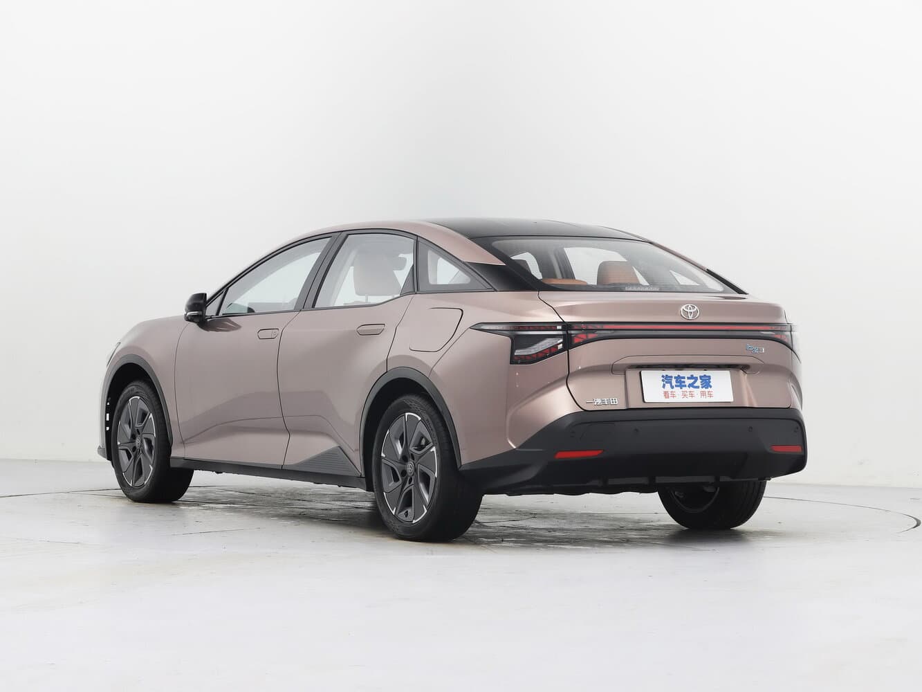 Toyota bZ3  Седан, фото 5