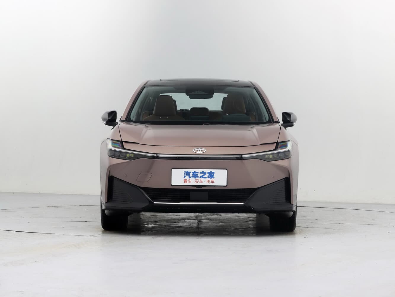 Toyota bZ3  Седан, фото 3