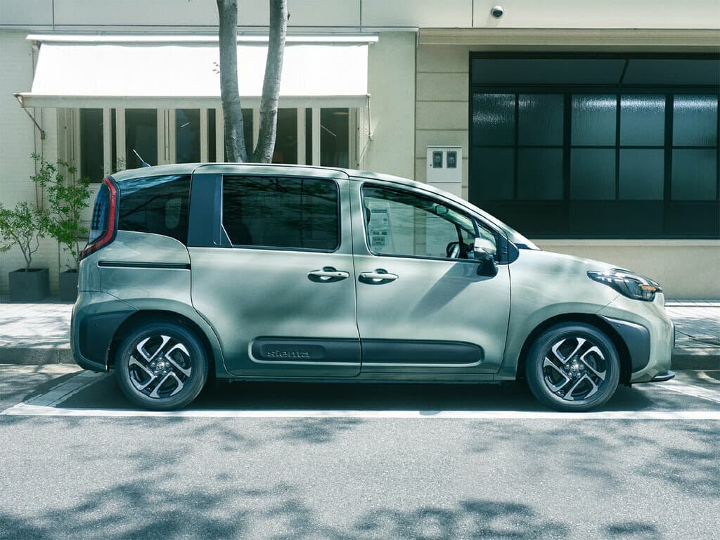 Toyota Sienta III Компактвэн, фото 2