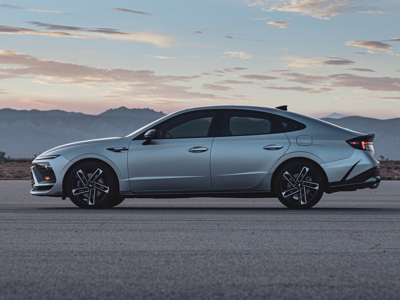 Hyundai Sonata VIII (DN8) Рестайлинг Седан, фото 2