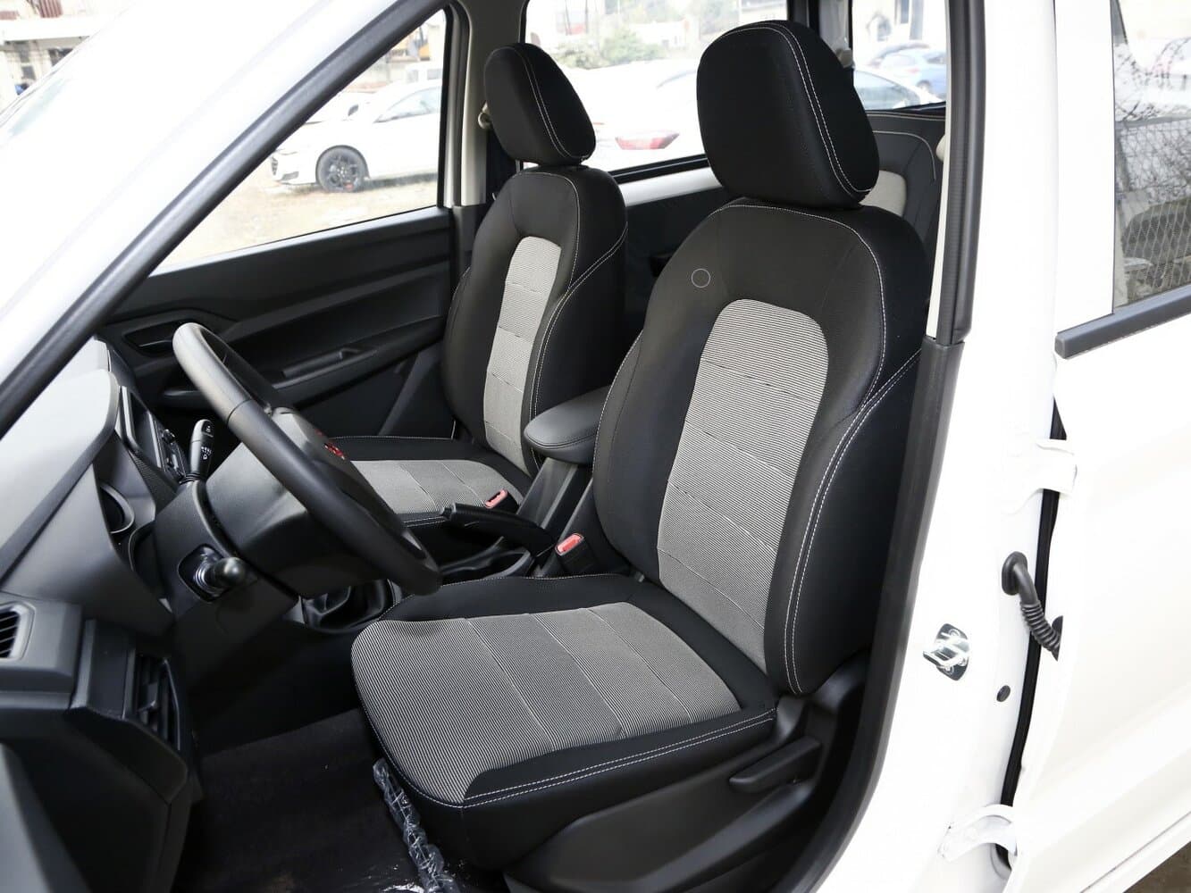 Wuling Hongguang S  Компактвэн, фото 11