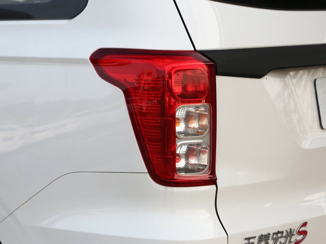 Wuling Hongguang S  Компактвэн, фото 15