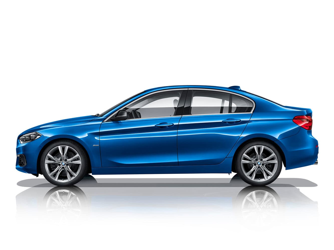 BMW 1 series III (F52) Седан, фото 2