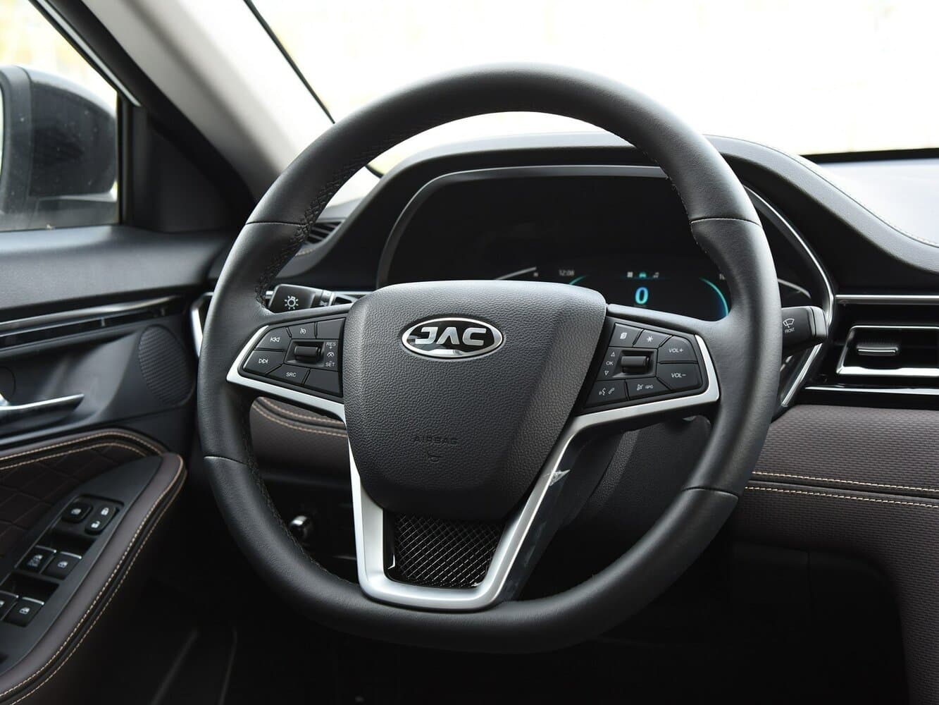 JAC A5  Лифтбек, фото 6