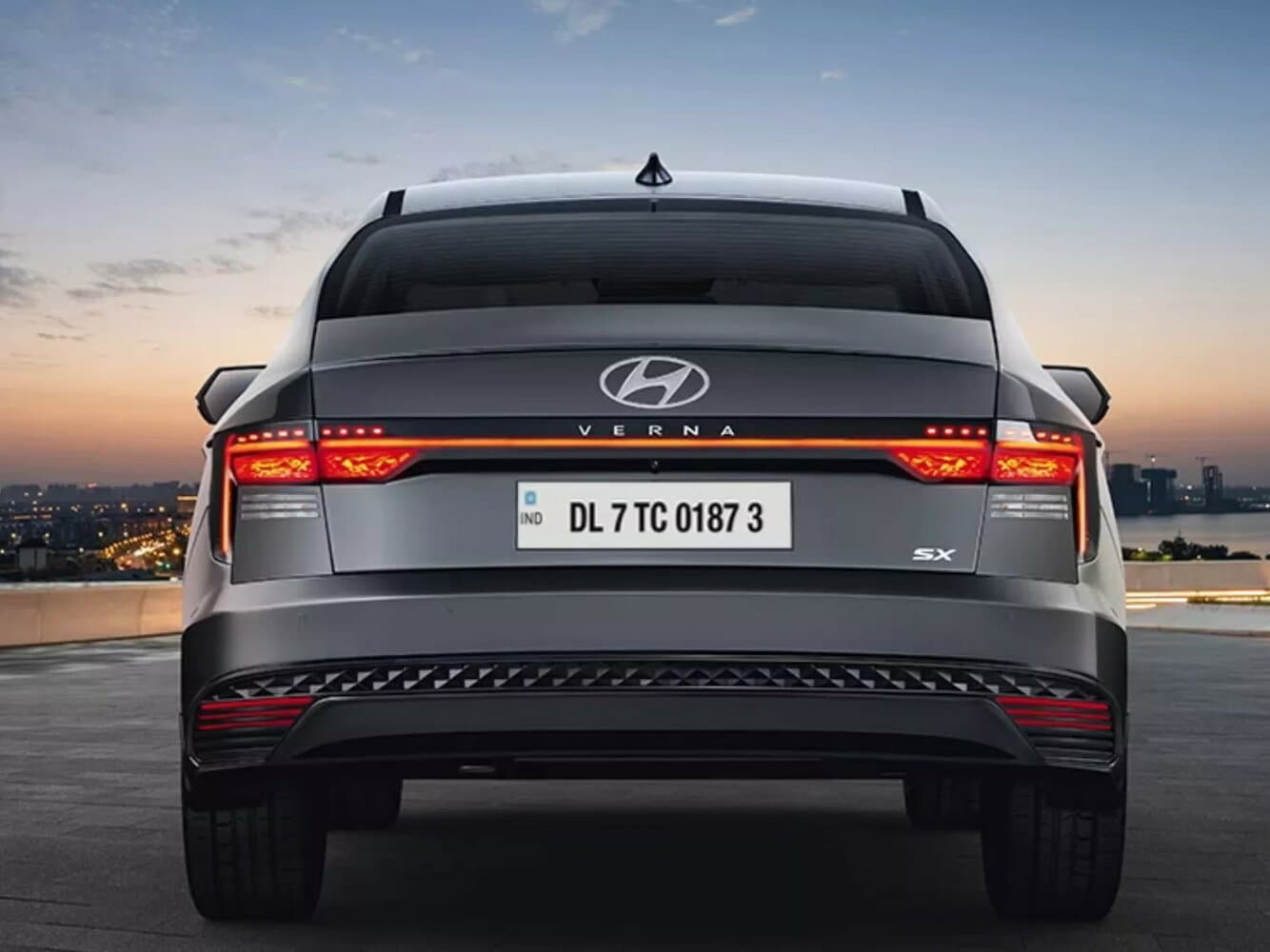 Hyundai Verna V Седан, фото 3