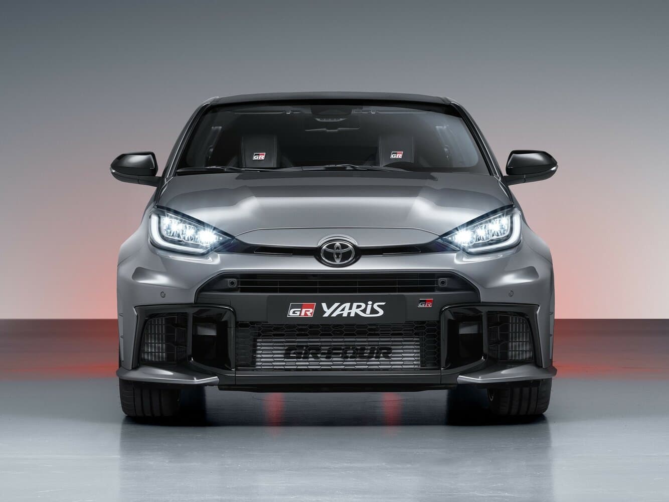 Toyota Yaris IV Рестайлинг Хэтчбек 3 дв. GR, фото 3